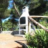 Barbecue in un'area boschiva.